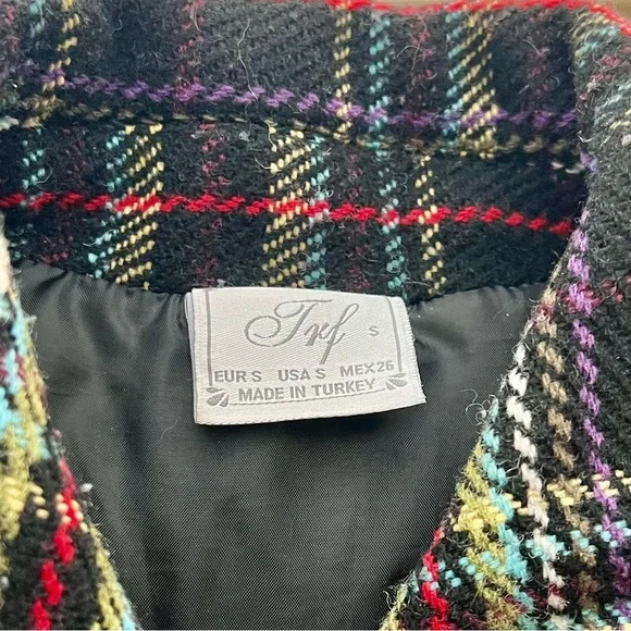 SOLD Vintage Plaid Pea Coat - Picture 5 of 14